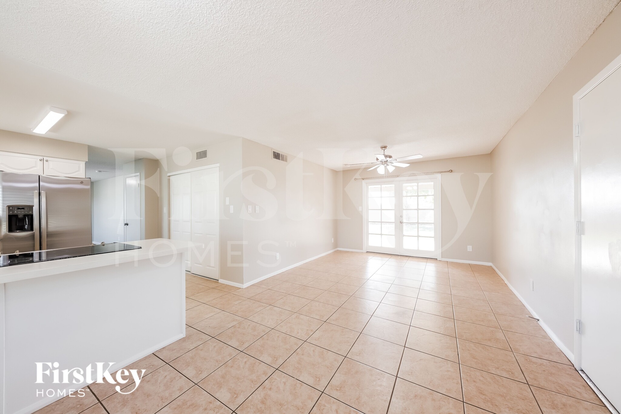 Building Photo - 9914 N 73rd Ave