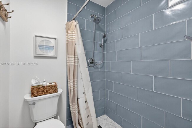 Building Photo - 9425 S Ocean Dr