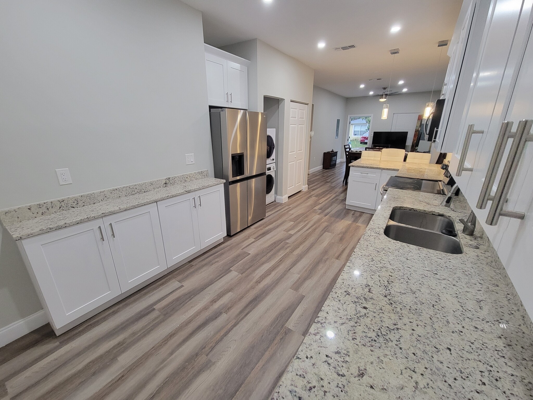 Building Photo - 1804 E Louisiana Ave