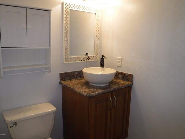 Building Photo - 176 Gull Cir N