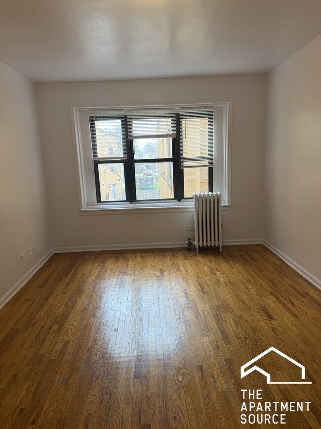 Building Photo - 4033 W Gladys Ave