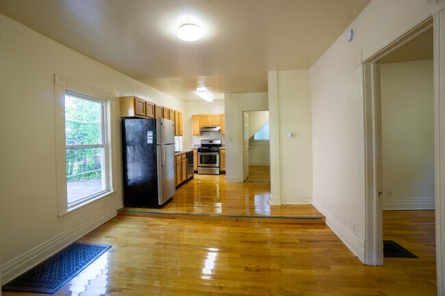 Building Photo - 511 Columbus Ave