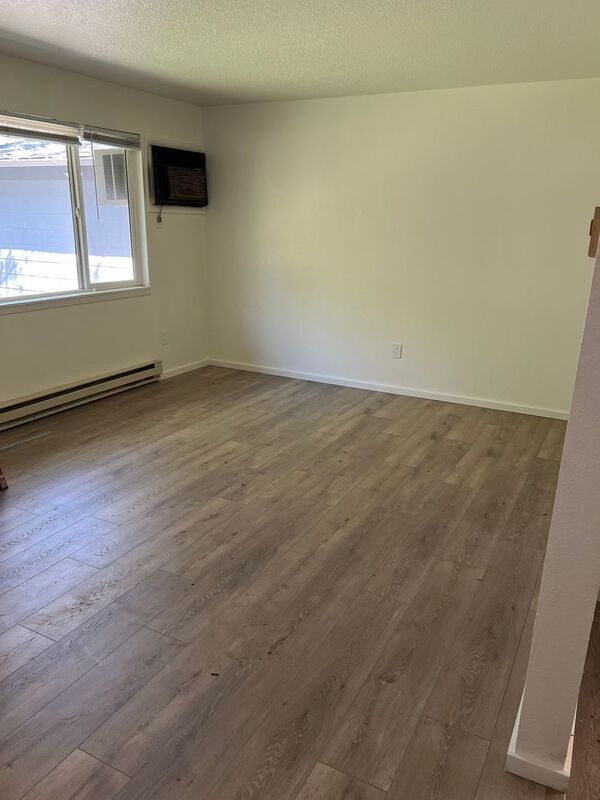 Building Photo - 1760 S Barlow Ln