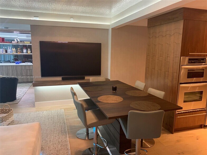 Building Photo - 9401 Collins Ave