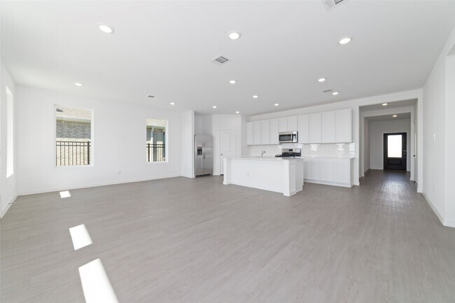 Building Photo - 3037 Avenida Sonoma Dr