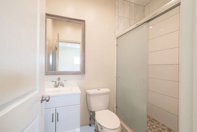 Building Photo - 3258 1/2 Dundas St. Los Angeles