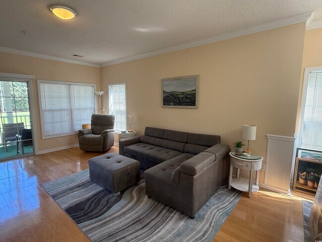 Building Photo - 5858 Longwood Dr