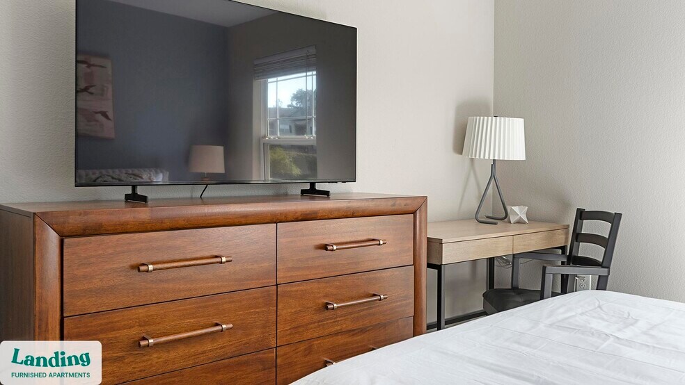 Building Photo - 400 Legends Terrace Dr