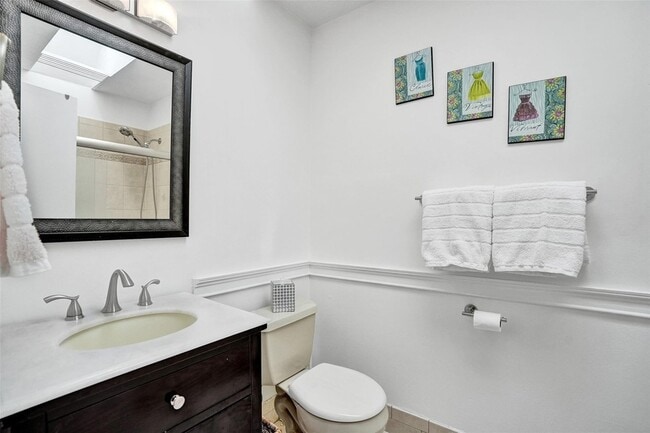 Building Photo - 1415 Miami Rd