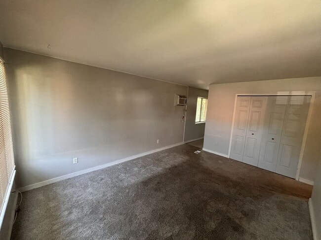 Building Photo - 4070 Agnes Ave