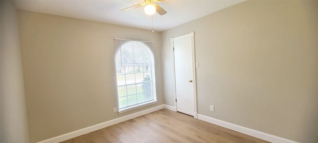 Building Photo - 10635 Tenneta Dr