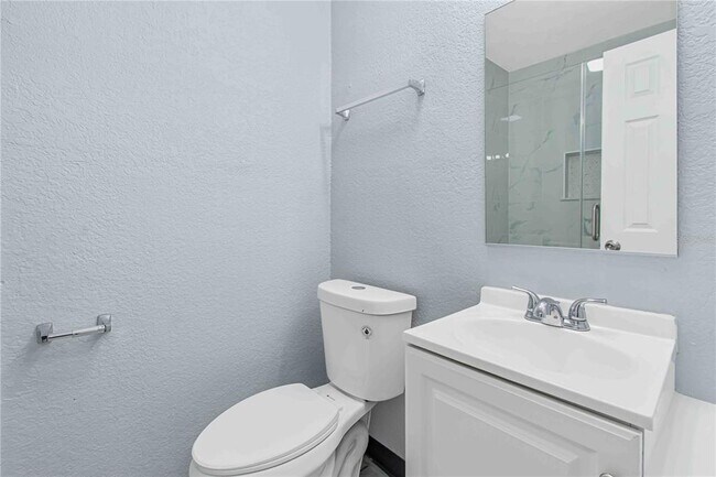 Building Photo - 140 112th Ave N