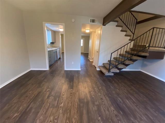 Building Photo - 6327 Walraven Cir