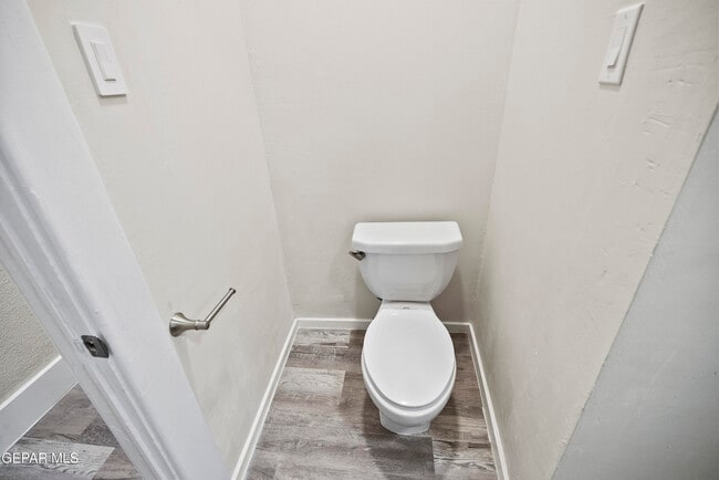 Building Photo - 3418 Yandell Dr