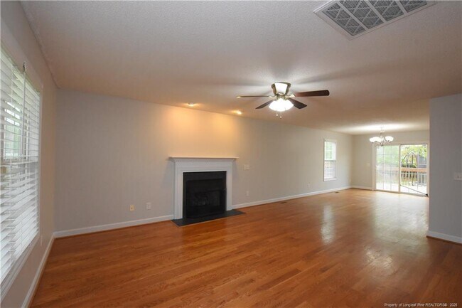 Building Photo - 730 Northview Dr