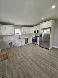 Building Photo - 15 Dell Glen Ave
