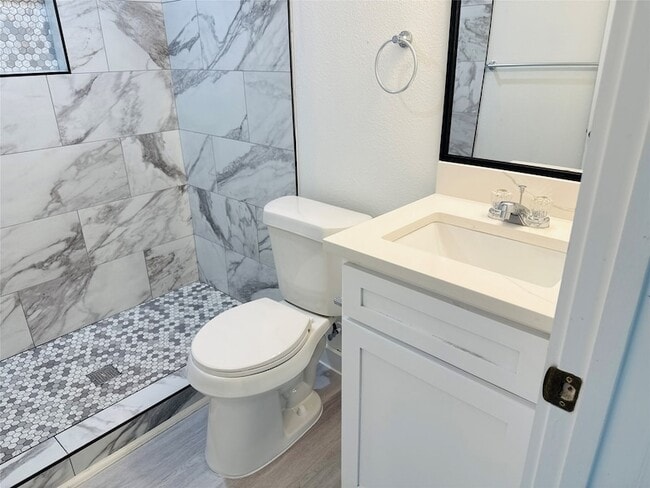 Building Photo - 1264 Cedar Haven Ave