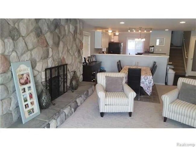 Building Photo - 6504 Buckshore Dr