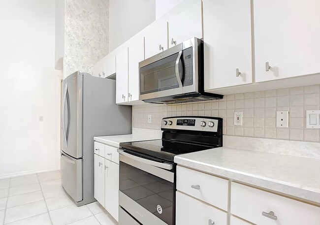 Building Photo - 1062 Crystal Creek Dr