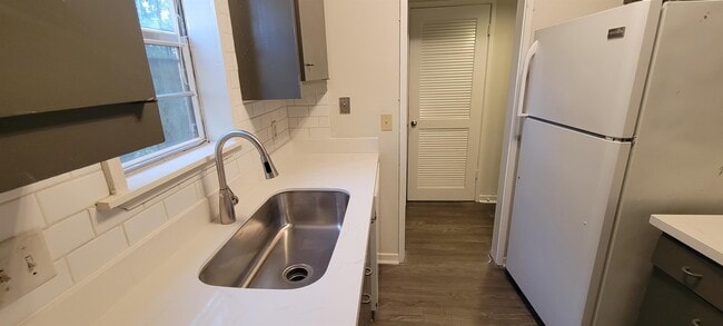 Building Photo - 1055 Quinn St