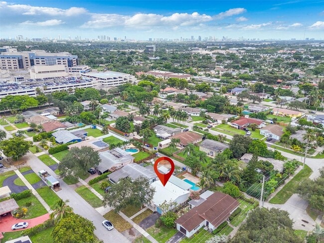 Building Photo - 3920 Hayes St