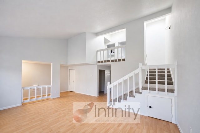 Building Photo - 8338 SW Mohawk St