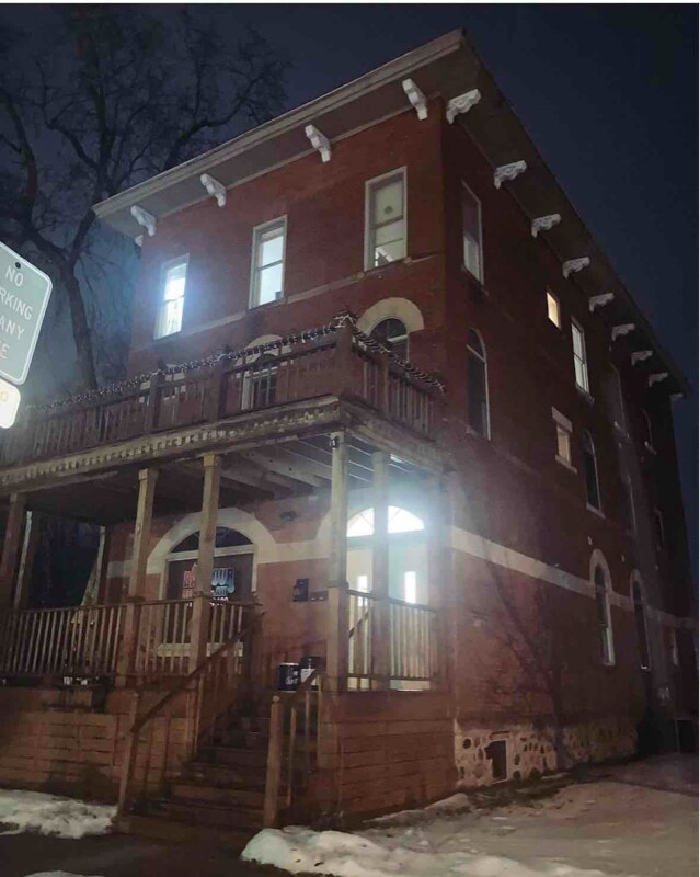 Building Photo - 118 E Ash St