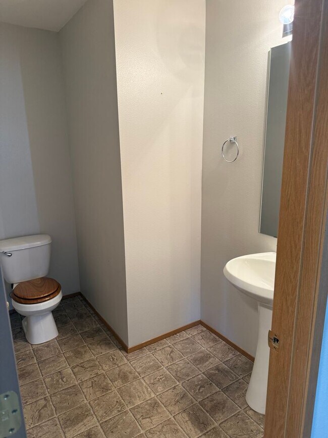 Building Photo - 5330 Larrabee Way