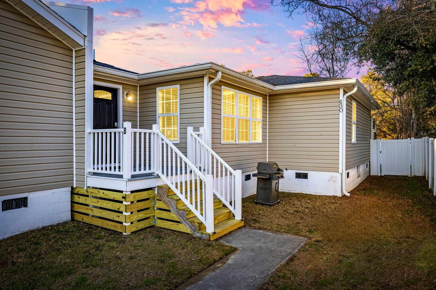 Building Photo - 430 Yaupon Ave