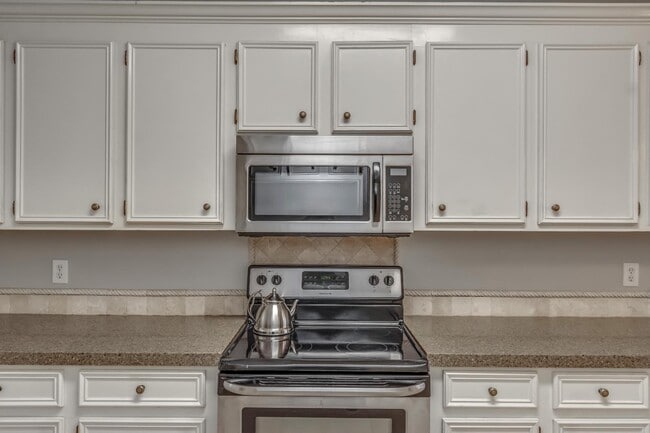Building Photo - 340 Willow Ridge Cove