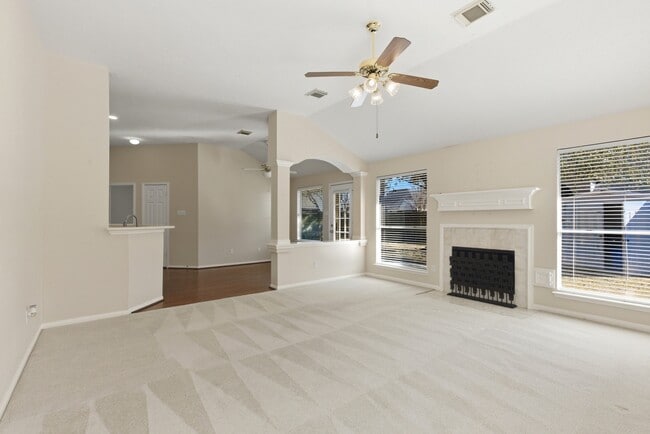 Building Photo - 18014 Still Springs Ct