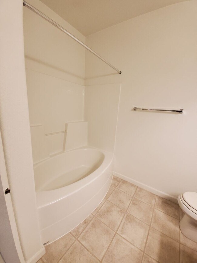 Building Photo - Cedar Mill 2 BR with terrific view