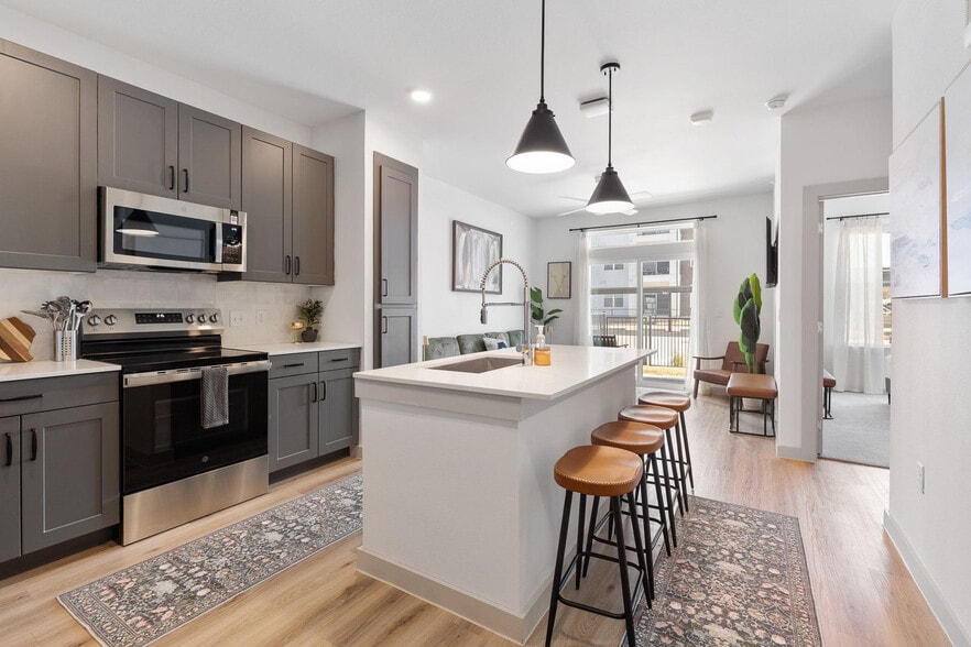 Building Photo - 1301 Leah Ave