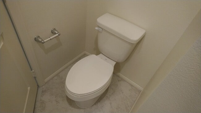 Building Photo - 5658 Autumn Cliffs Way