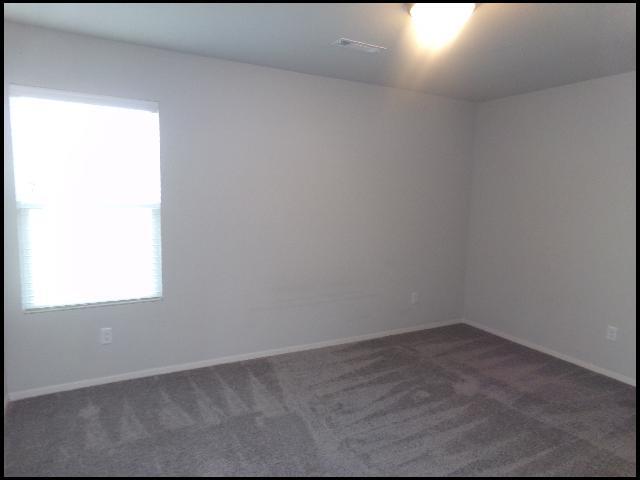 Building Photo - 1304 Yarrow Dr