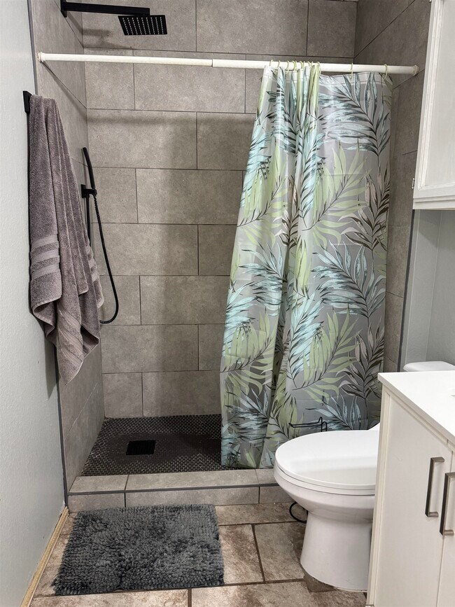 Building Photo - 605 Atlanta Dr