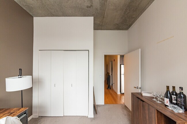 Building Photo - 235 W Van Buren St