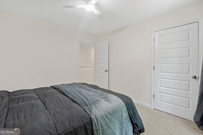 Building Photo - 3645 Beaconfield Ct SE