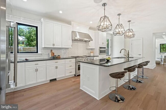 Building Photo - 5805 Massachusetts Ave