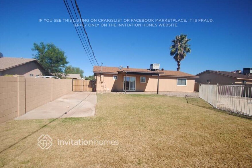 Building Photo - 535 E Quail Ave