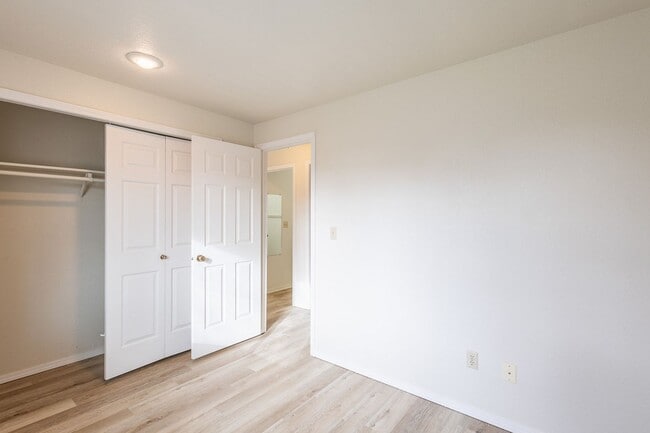 Building Photo - Renovated 2 bedroom 1 bathroom home