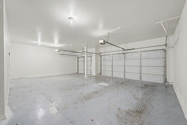 Building Photo - 42979 W Wild Horse Trail