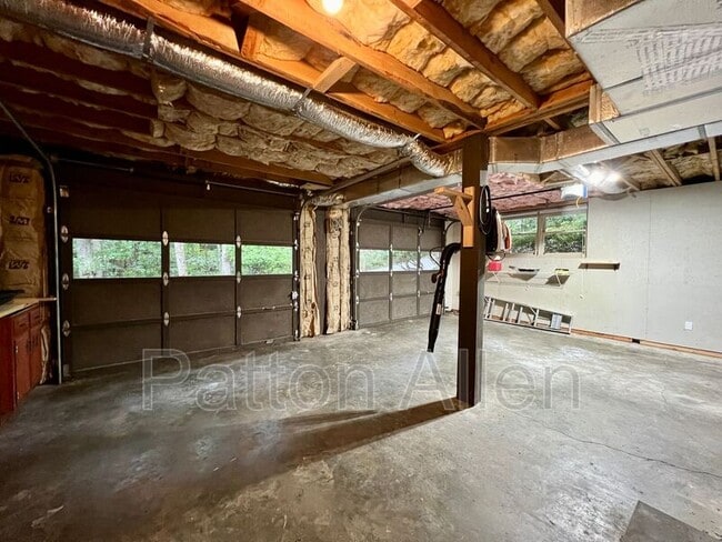 Building Photo - 9 Ravenwood Ln