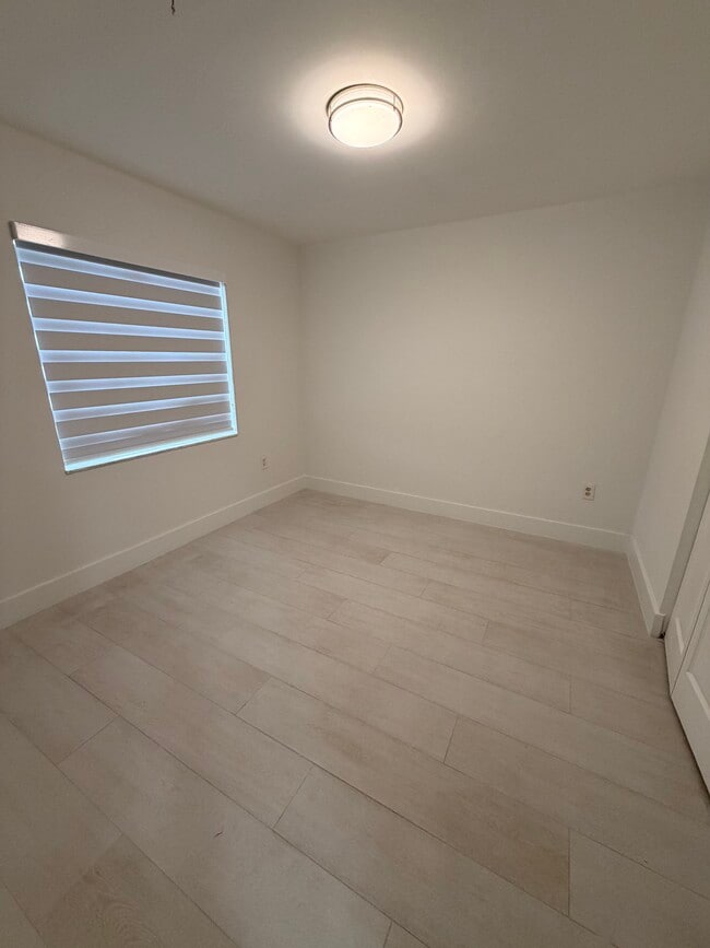 Building Photo - 9662 SW 148th Ave