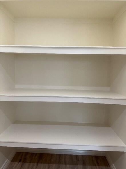 Building Photo - 10384 McDaniel Dr