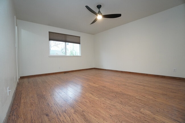 Building Photo - 2569 Camden Ln