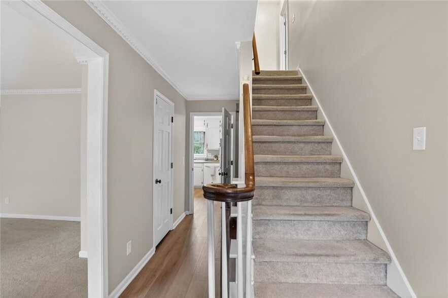 Building Photo - 4624 Mountain Creek Dr