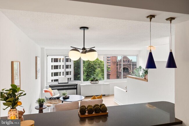 Building Photo - 1330 New Hampshire Ave NW