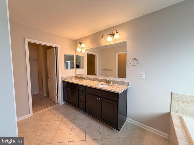 Building Photo - 1607 Sun High Terrace