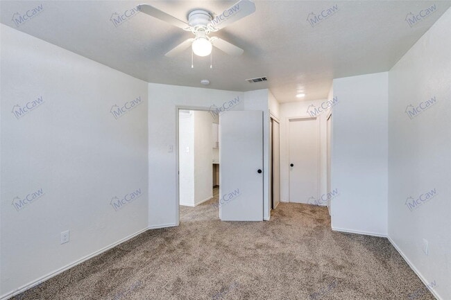 Building Photo - 9912 Hustead St